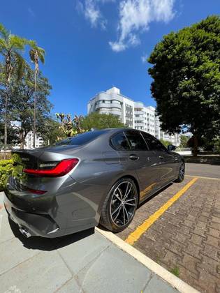 BMW 320i 2.0 16V TURBO GASOLINA SPORT AUTOMÁTICO BMW 320i 2.0 16V TURBO GASOLINA SPORT AUTOMÁTICO